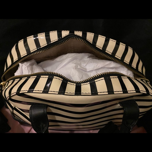 Stripes + Black & Cream = Kate Spade! - Picture 3 of 5